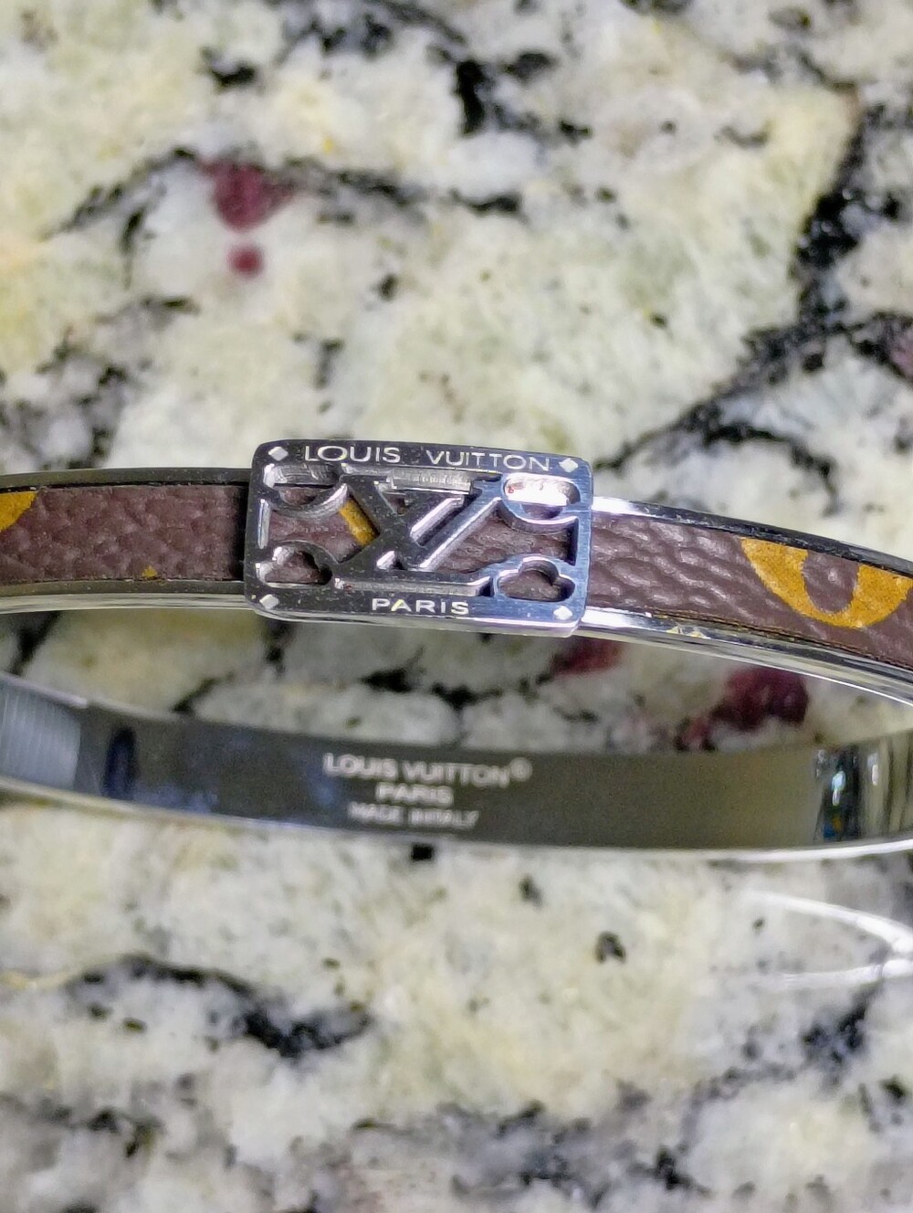 New Brown Monogram Leather Slim Bangle with Silver Logo Plate Fashion Jewelry